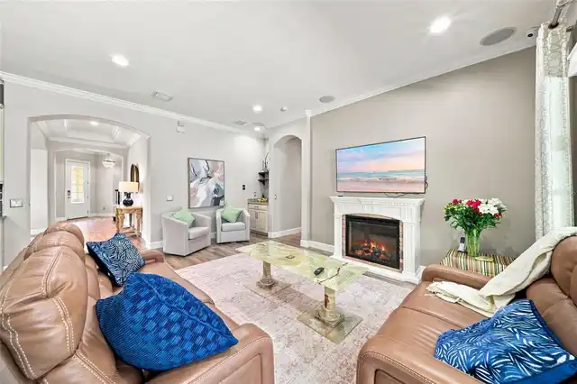Listing Photo 9