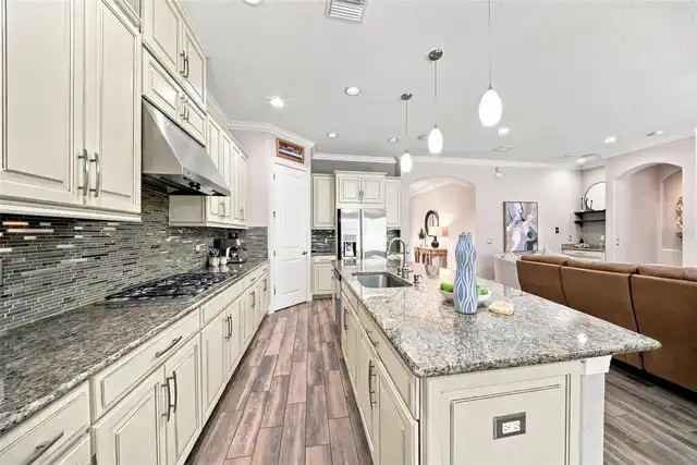 Listing Photo 16