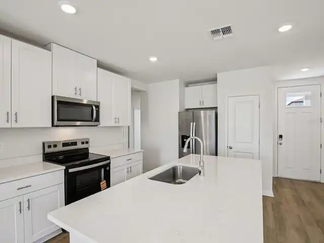 Listing Photo 8