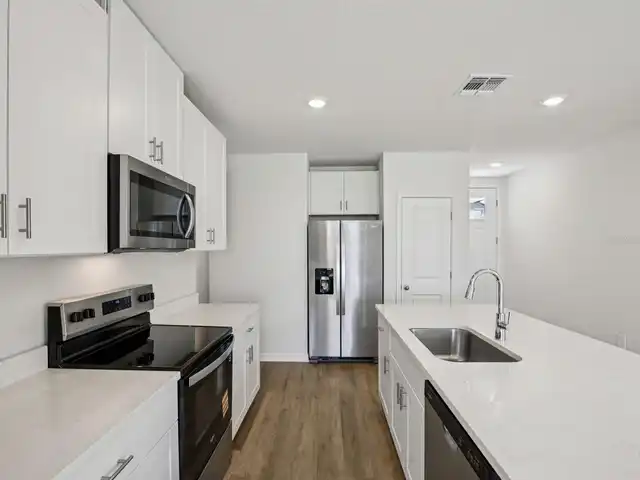 Listing Photo 9