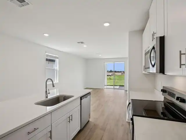 Listing Photo 10