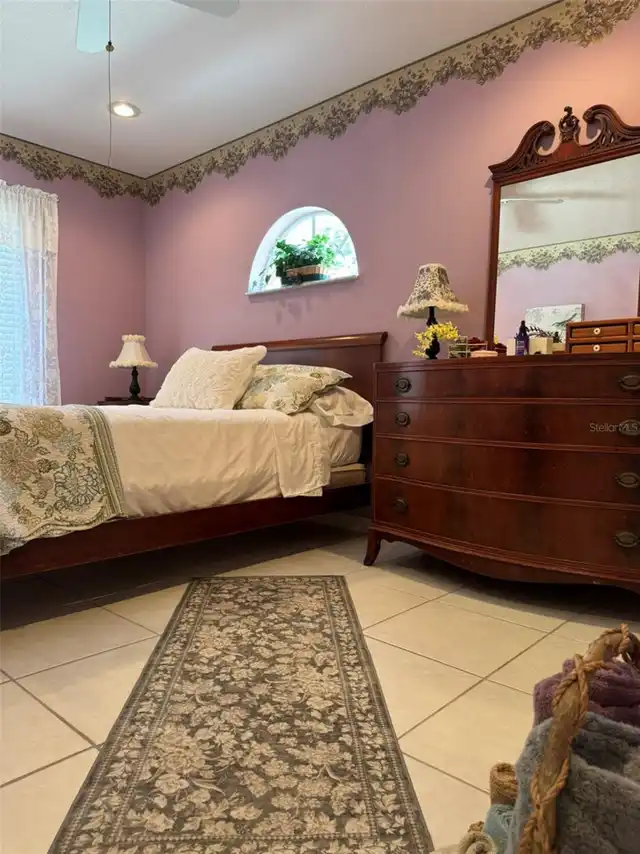 Listing Photo 12
