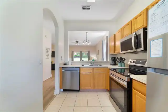 Listing Photo 10