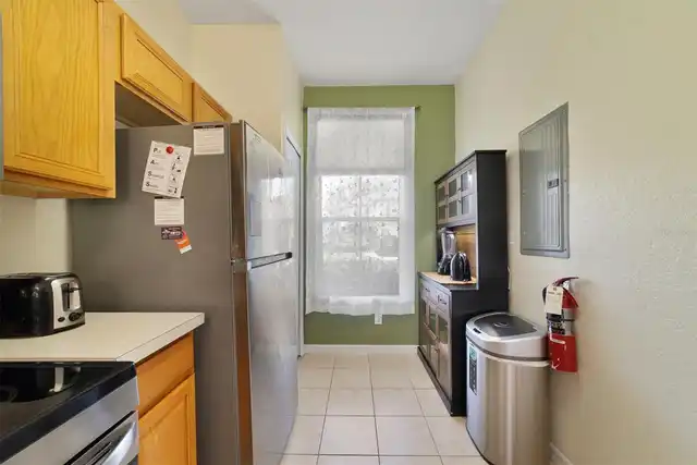 Listing Photo 11