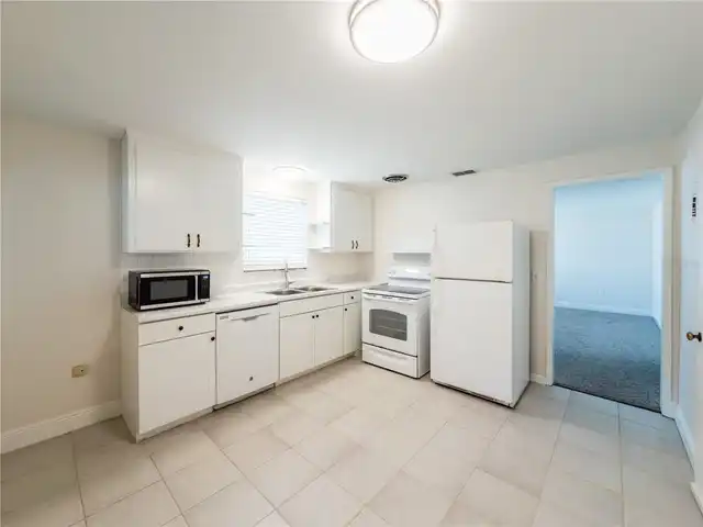 Listing Photo 6
