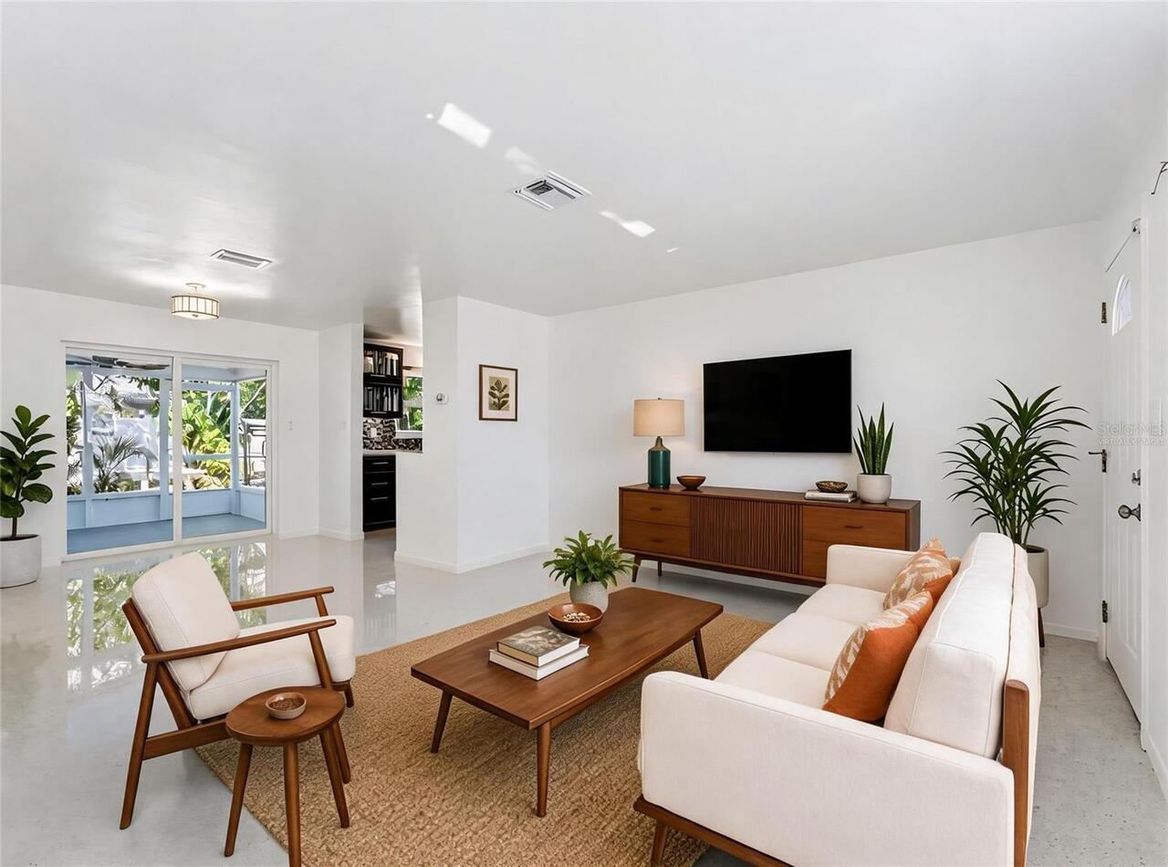 Listing Photo 8