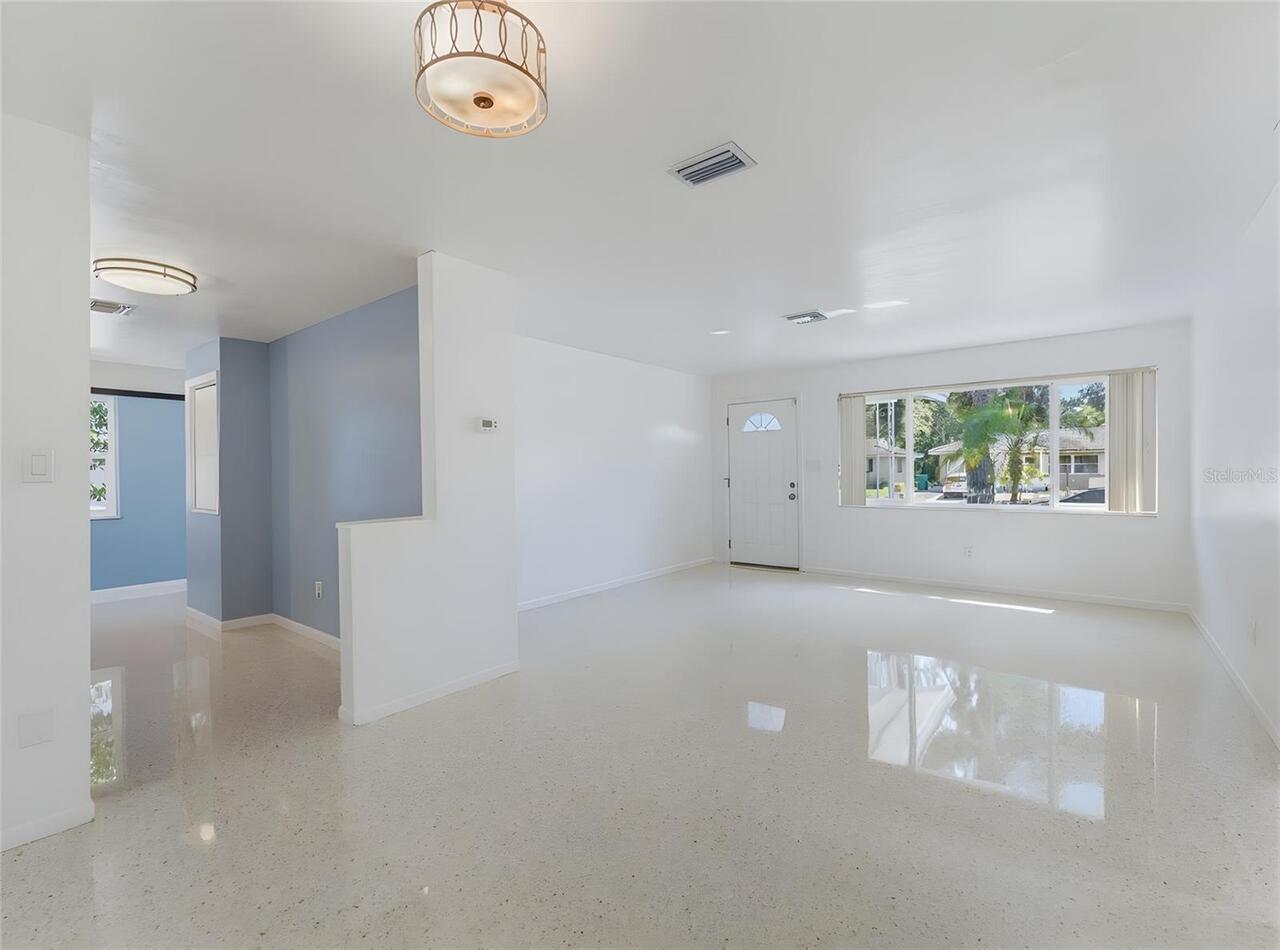Listing Photo 14