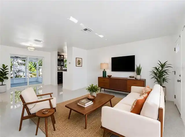 Listing Photo 8