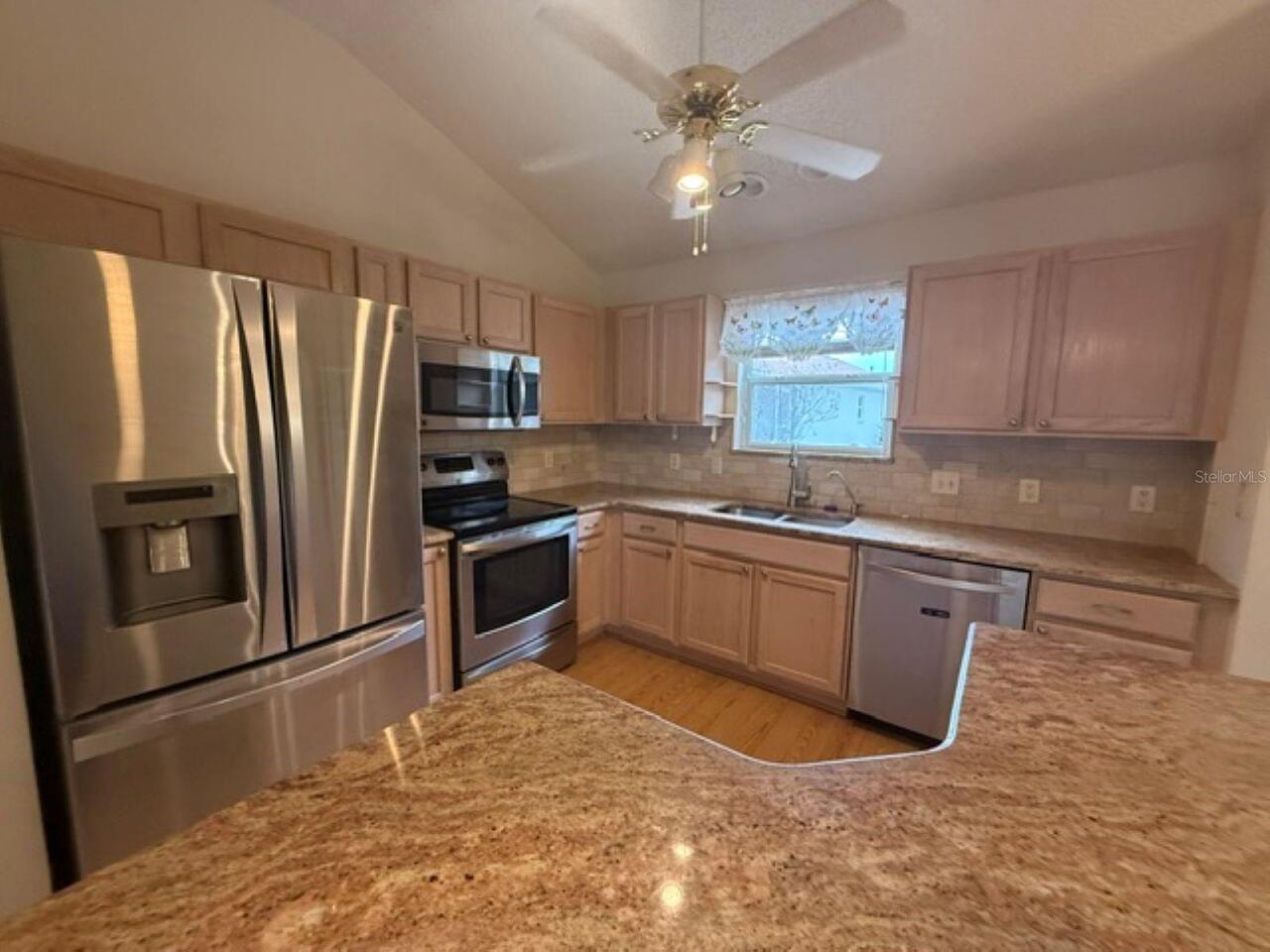 Listing Photo 6