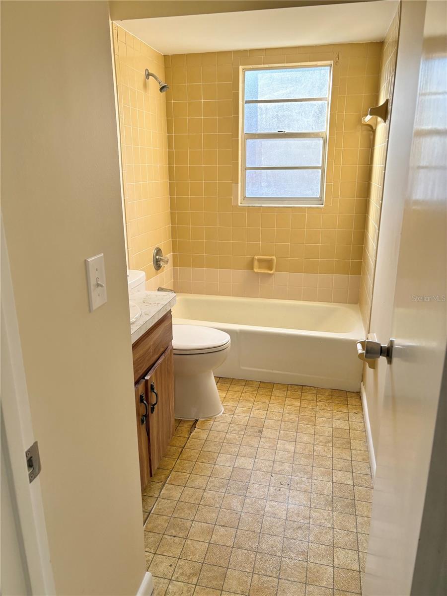 Listing Photo 10