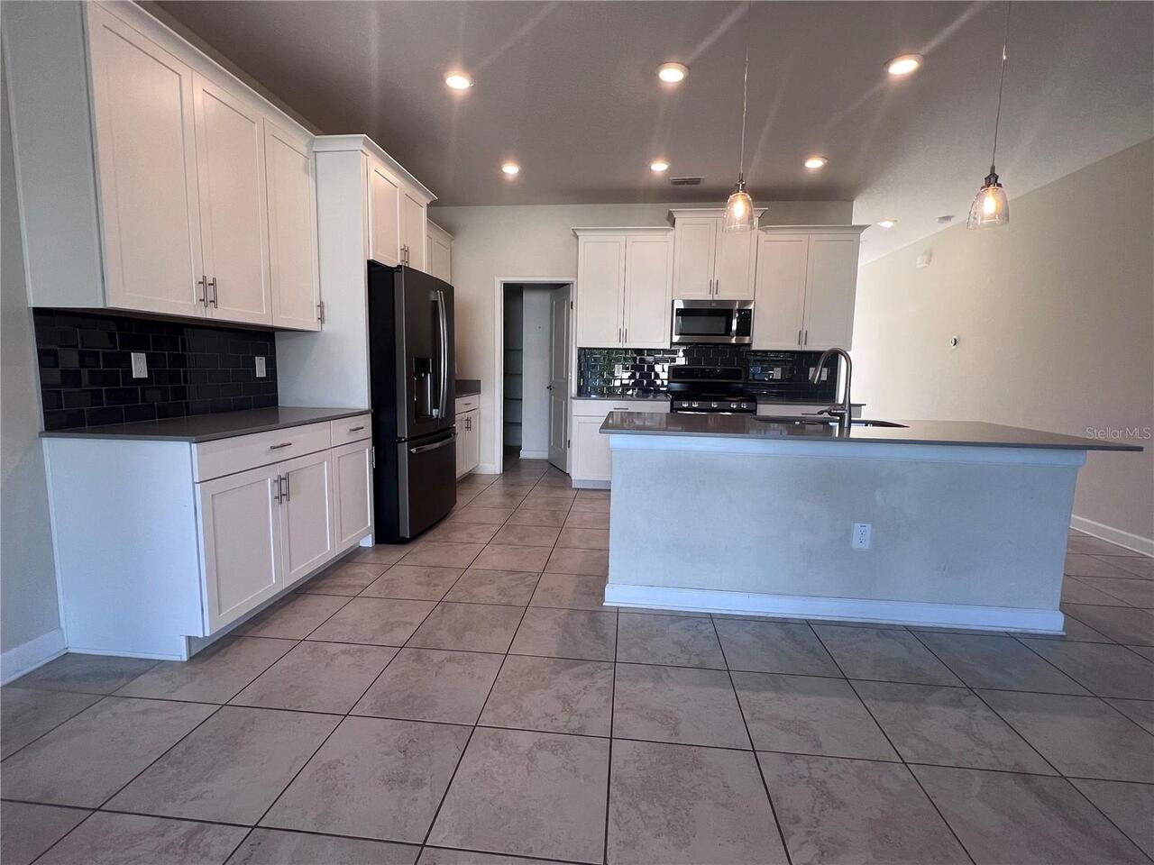 Listing Photo 8