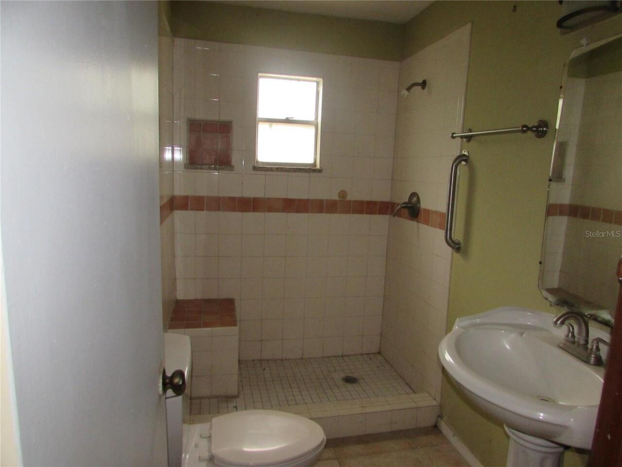 Listing Photo 10