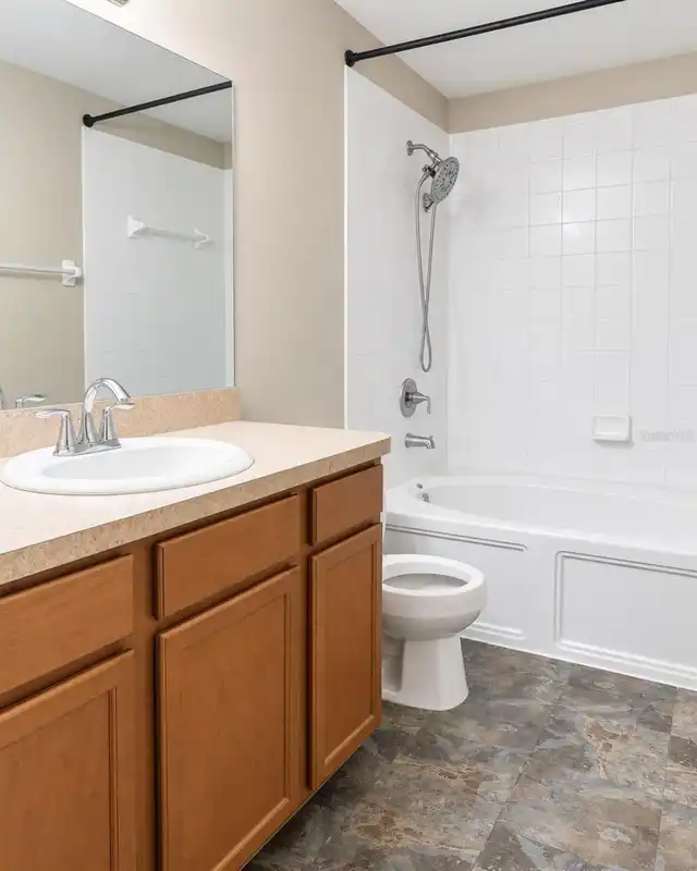 Listing Photo 10