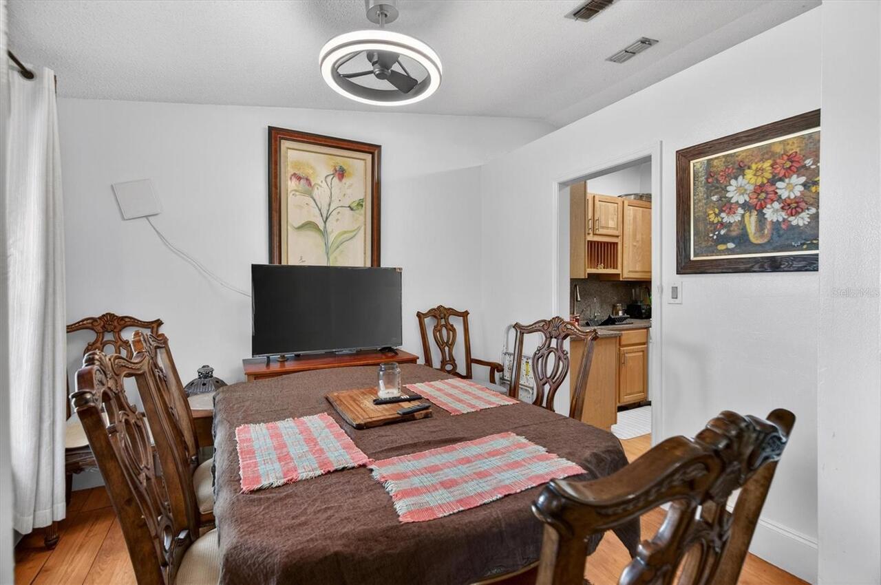 Listing Photo 8