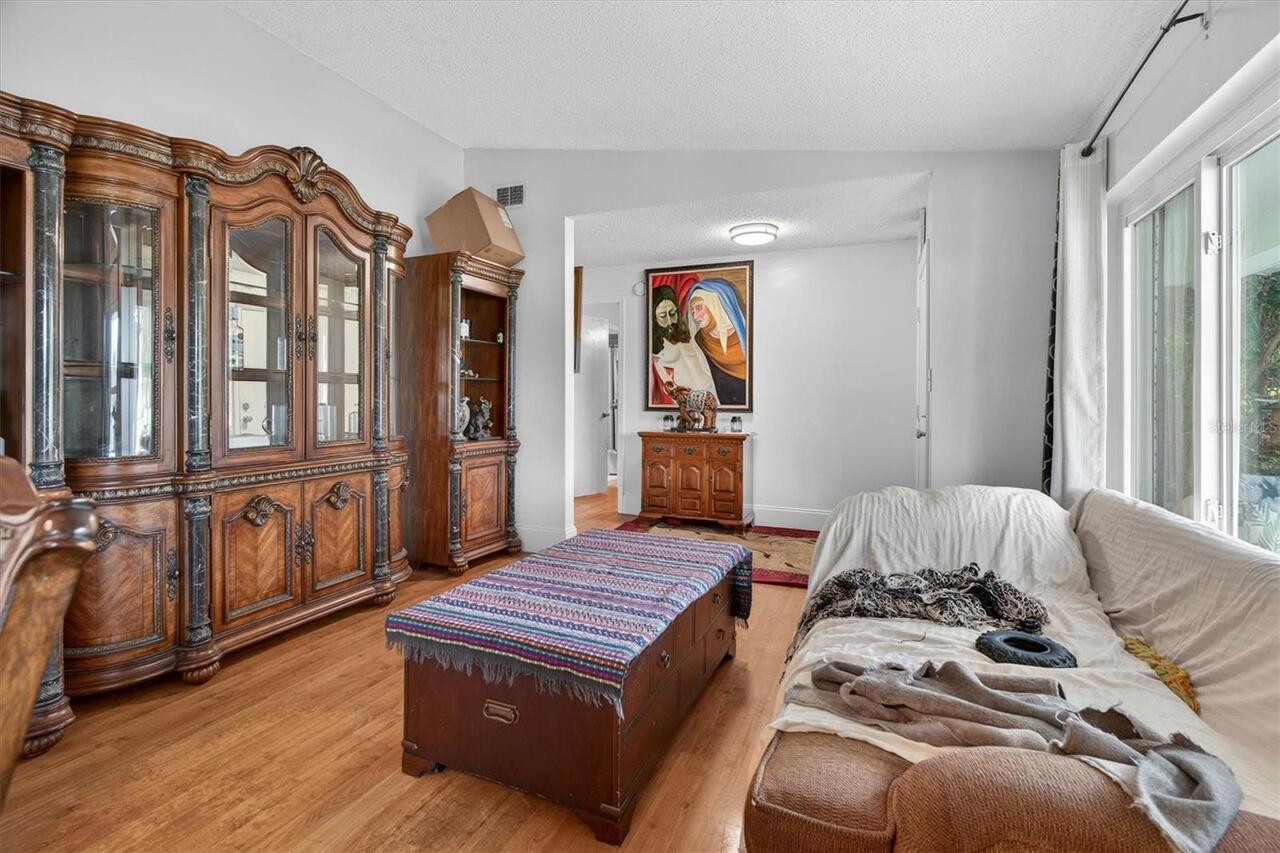 Listing Photo 10