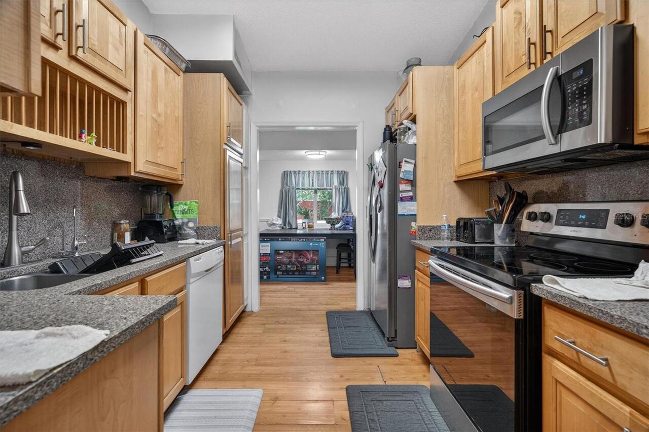 Listing Photo 11