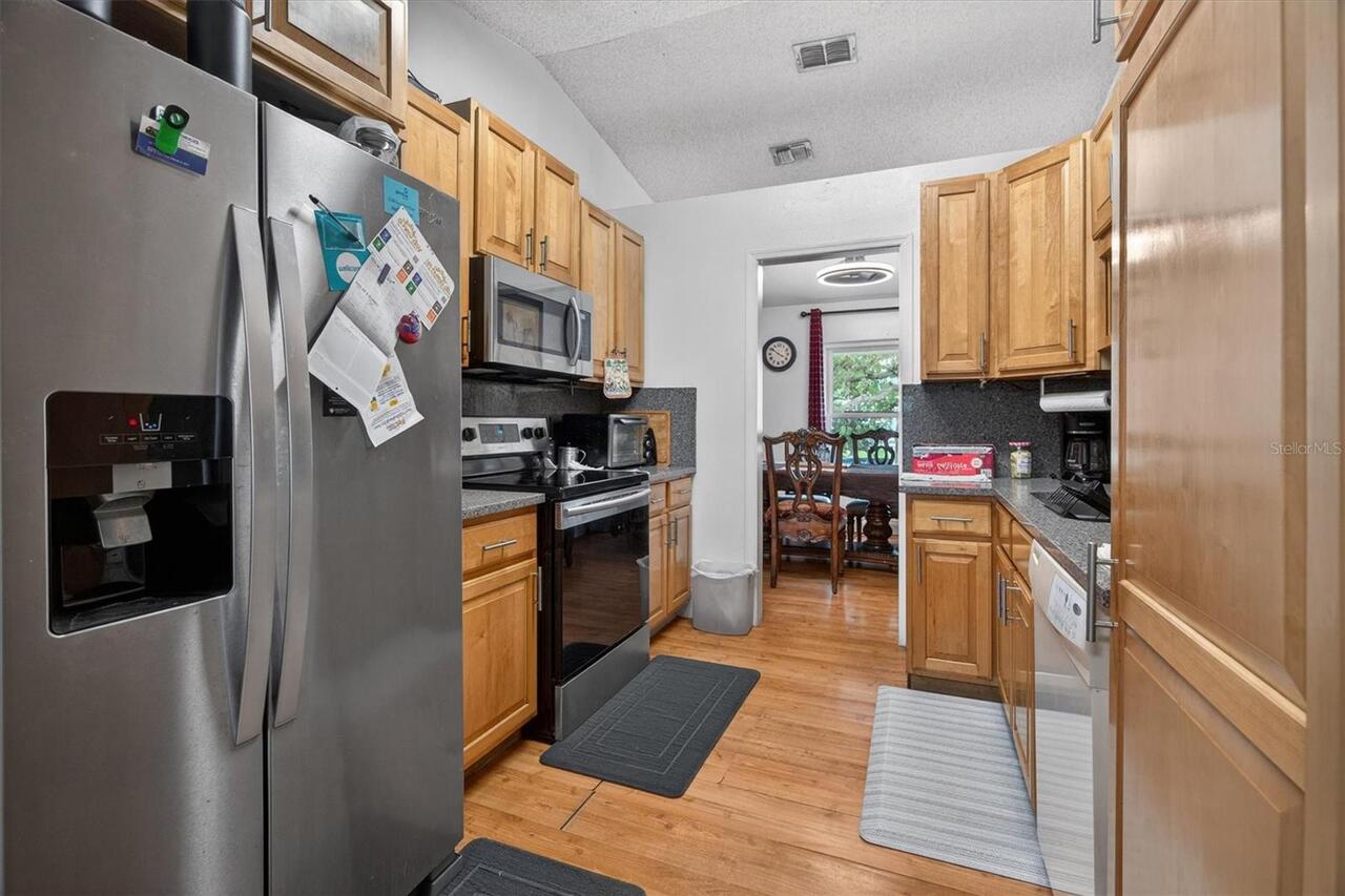 Listing Photo 12