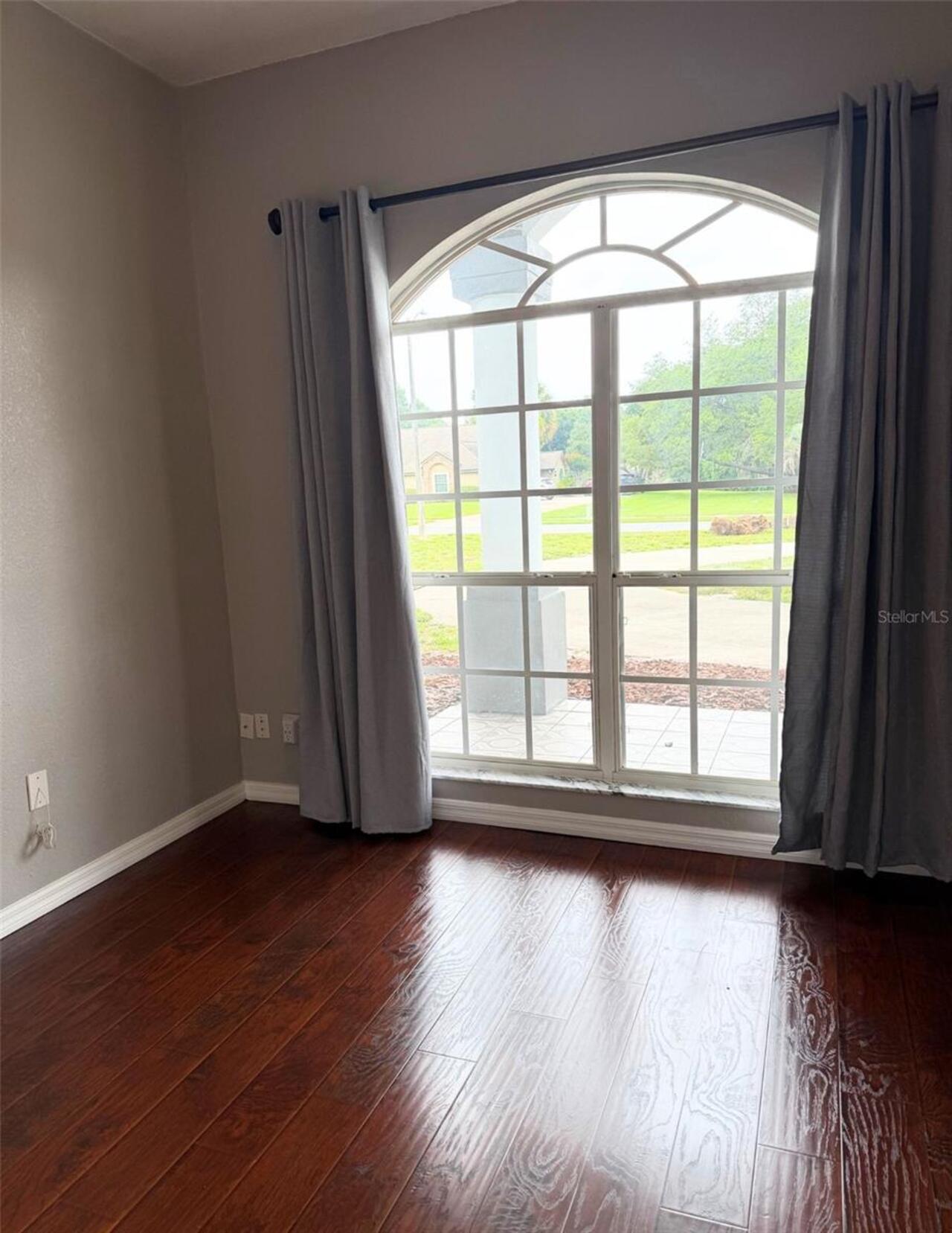 Listing Photo 10