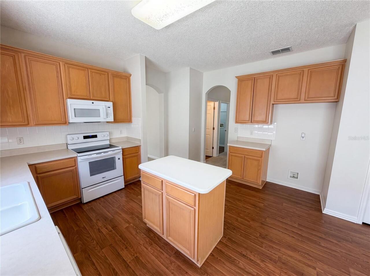 Listing Photo 9