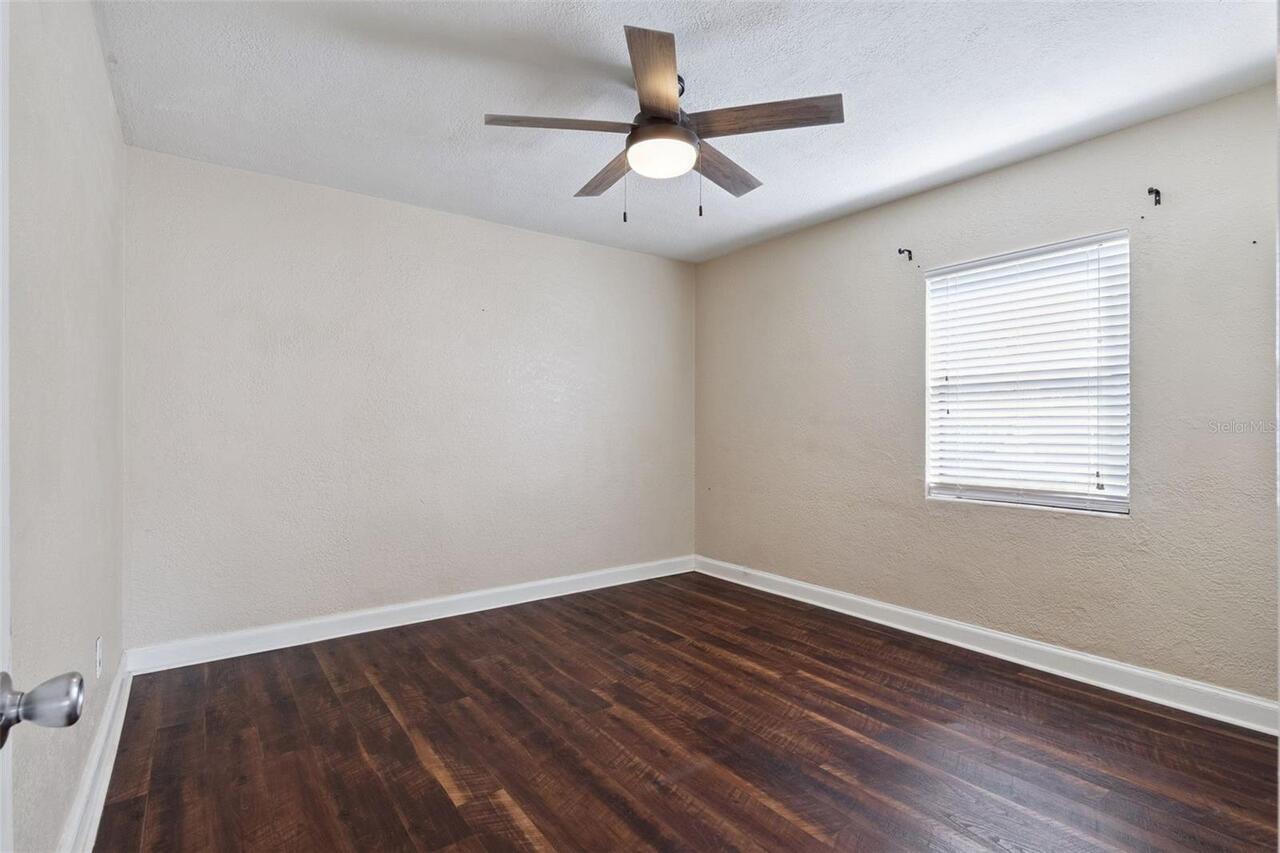 Listing Photo 14
