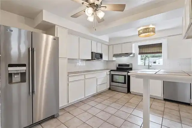 Listing Photo 9