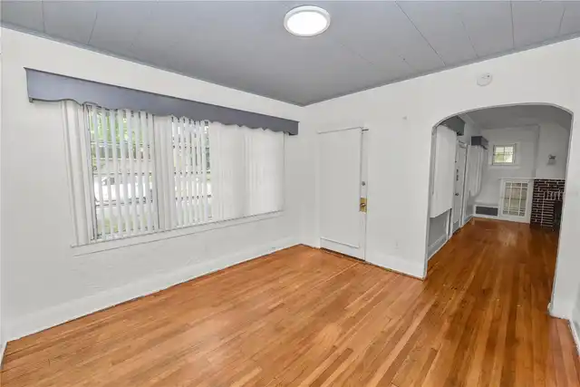 Listing Photo 7