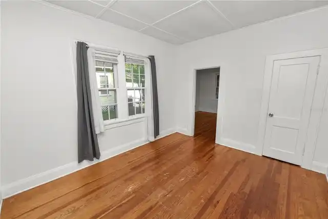 Listing Photo 16
