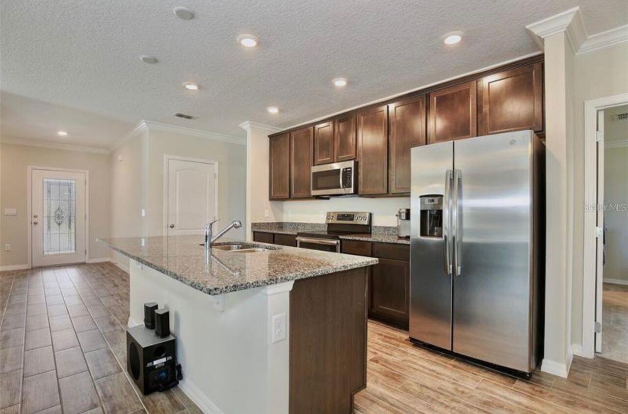 Listing Photo 10
