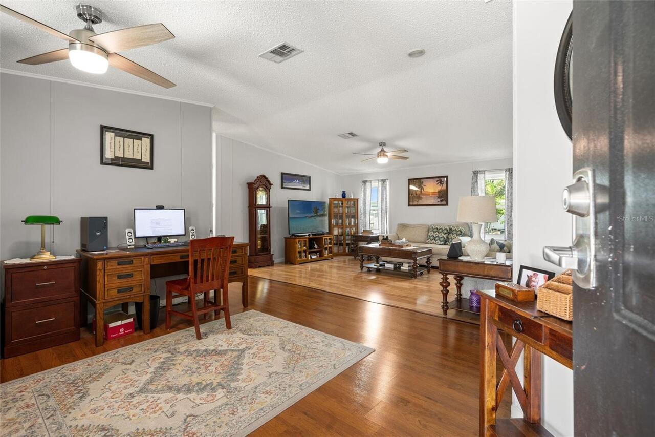 Listing Photo 8