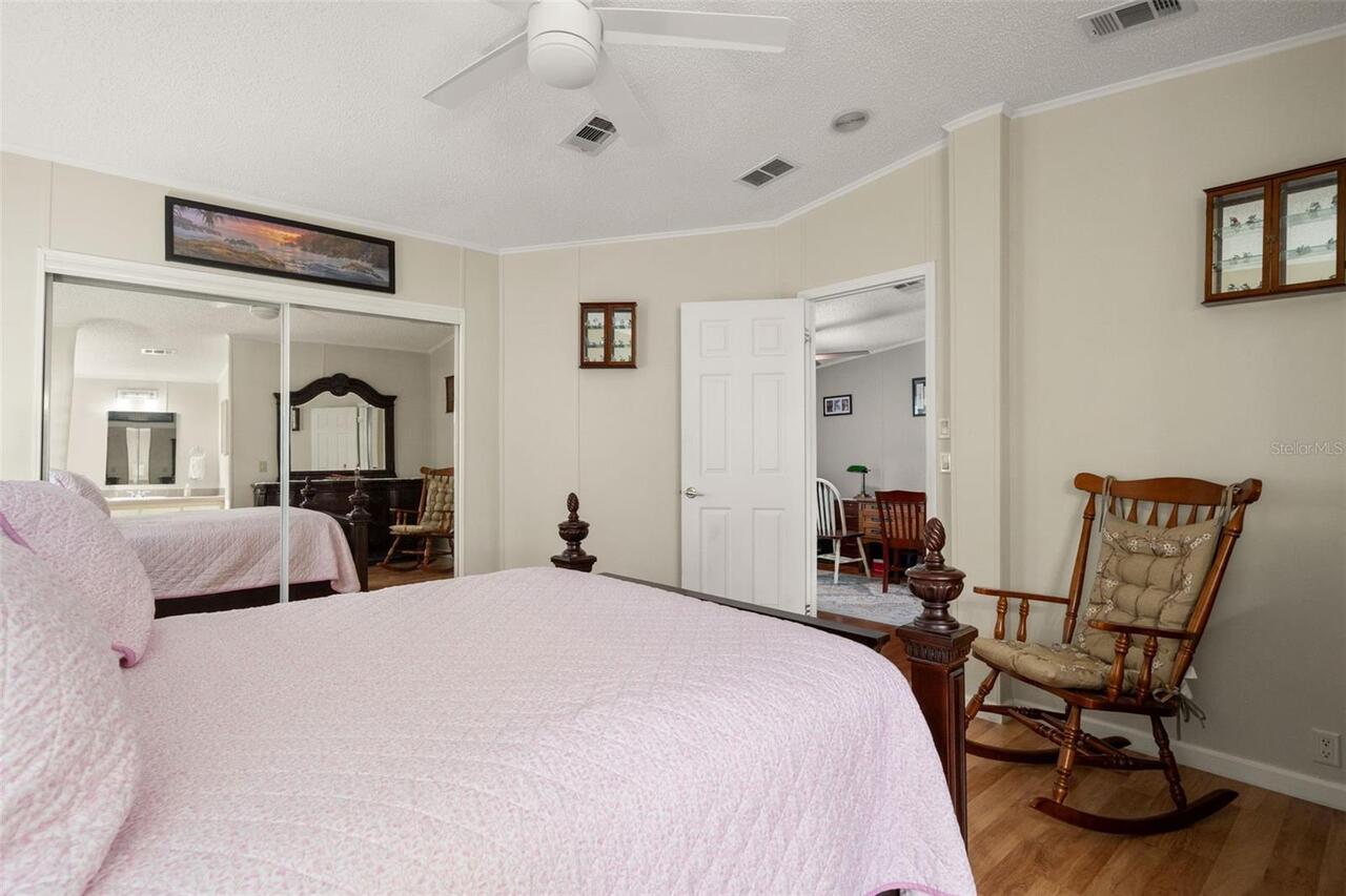 Listing Photo 21