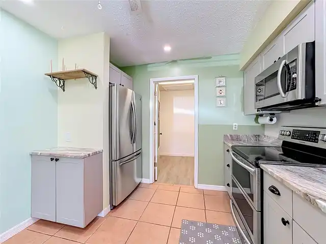 Listing Photo 6