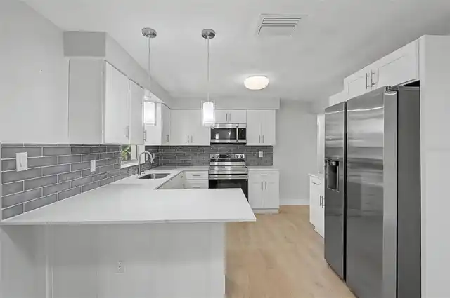 Listing Photo 12