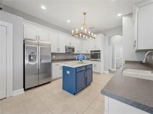 Listing Photo 11