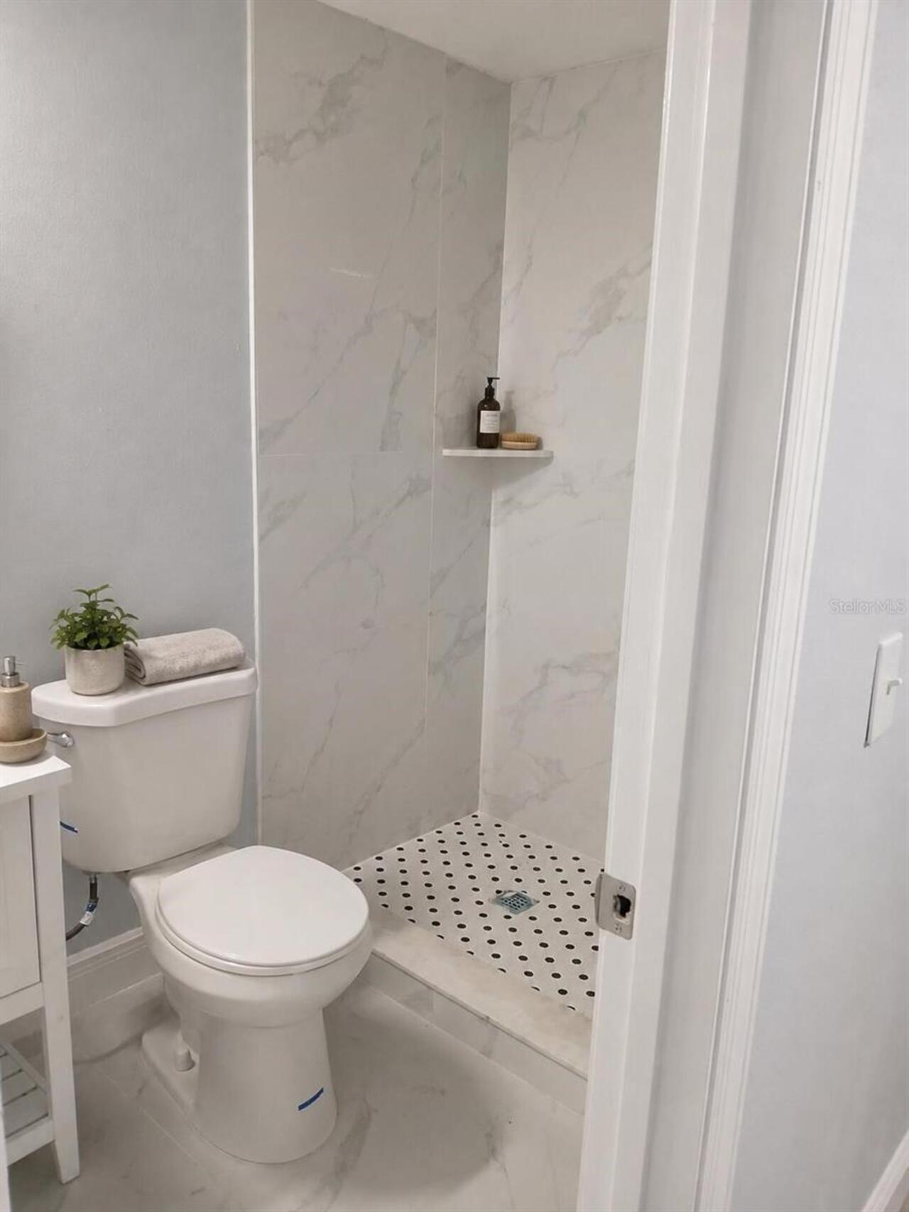 Listing Photo 11
