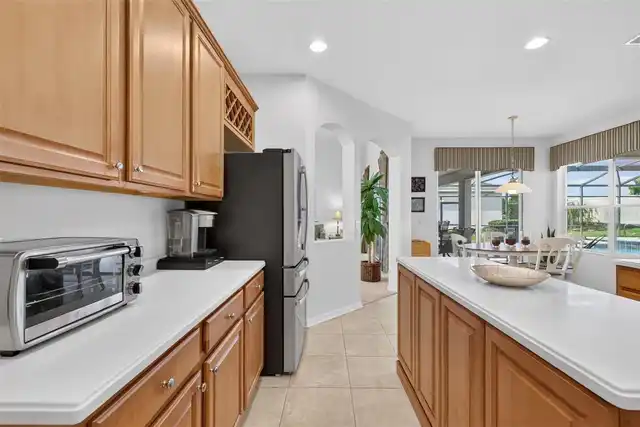 Listing Photo 11
