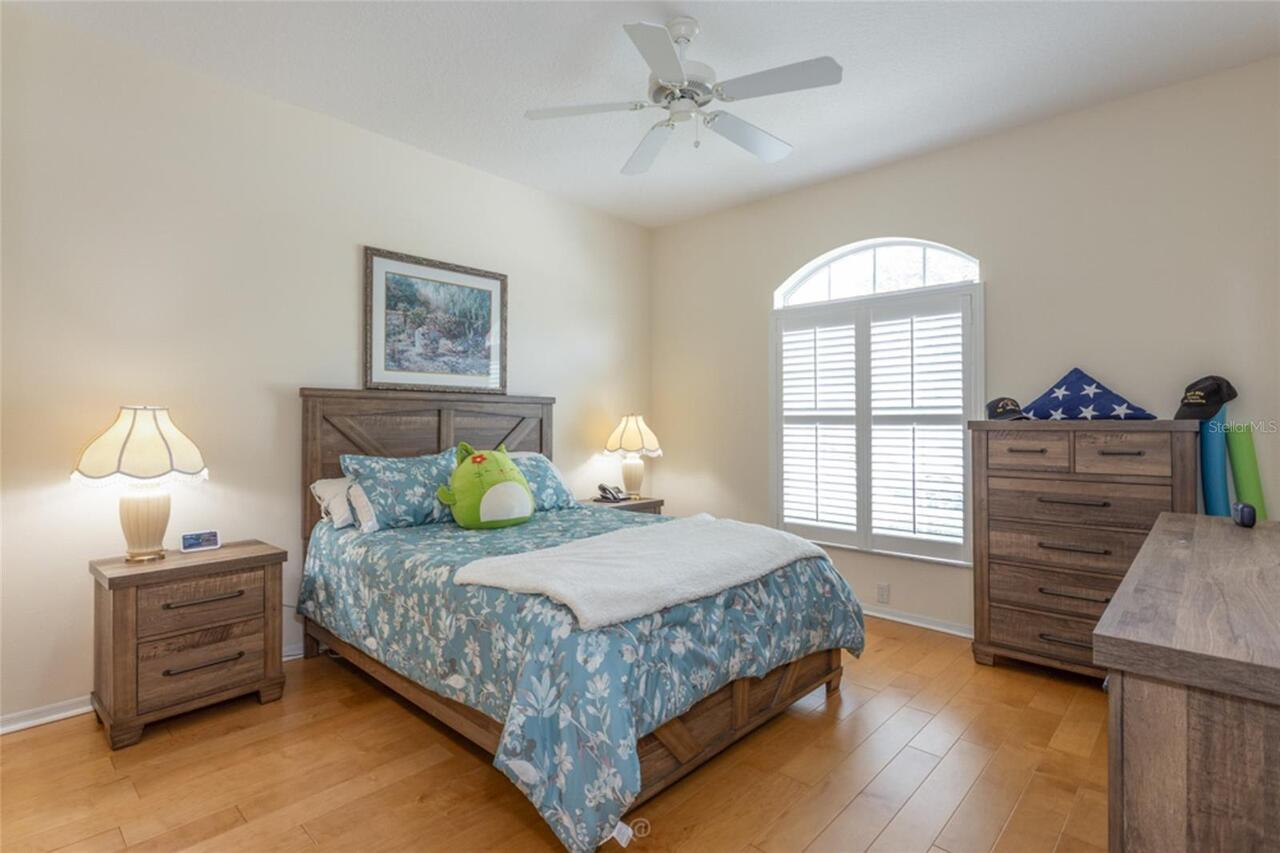 Listing Photo 17