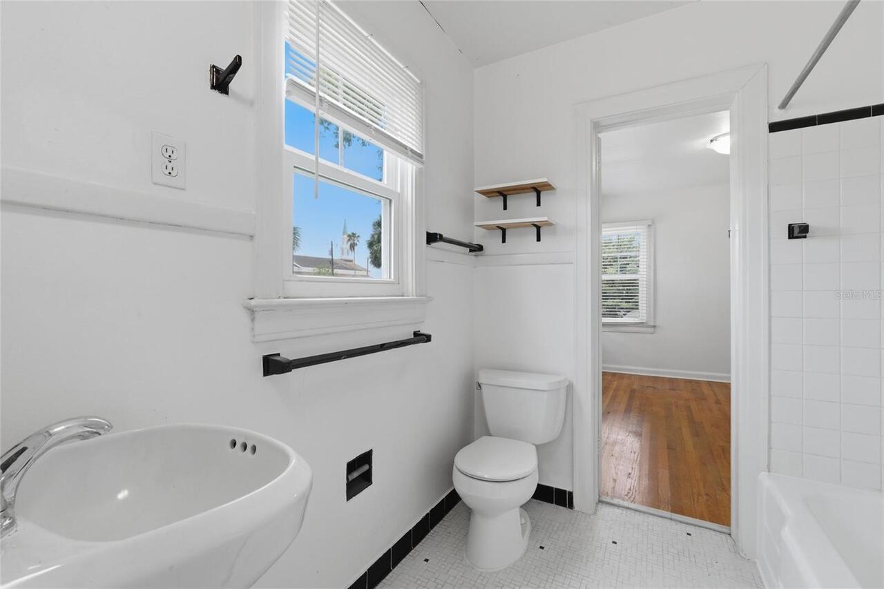 Listing Photo 14