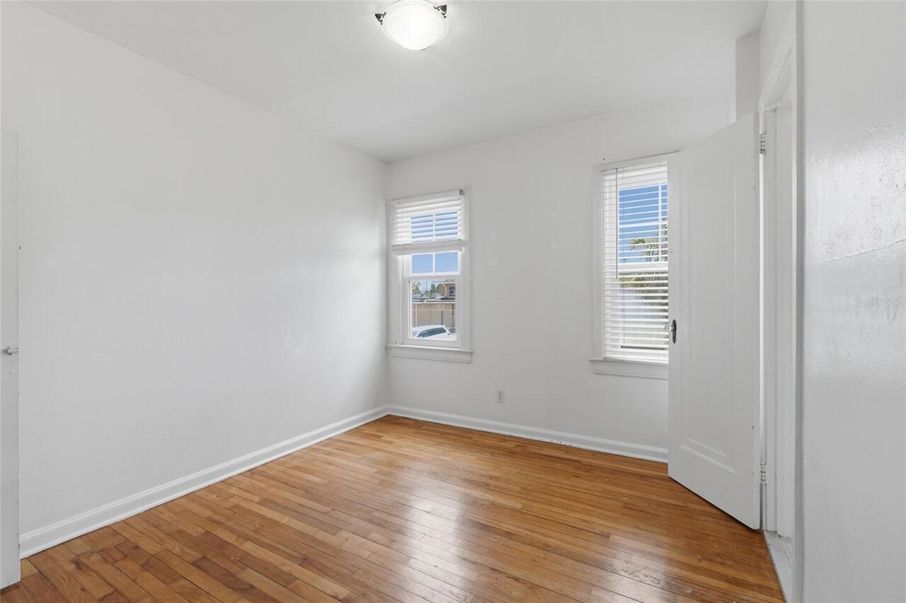 Listing Photo 16