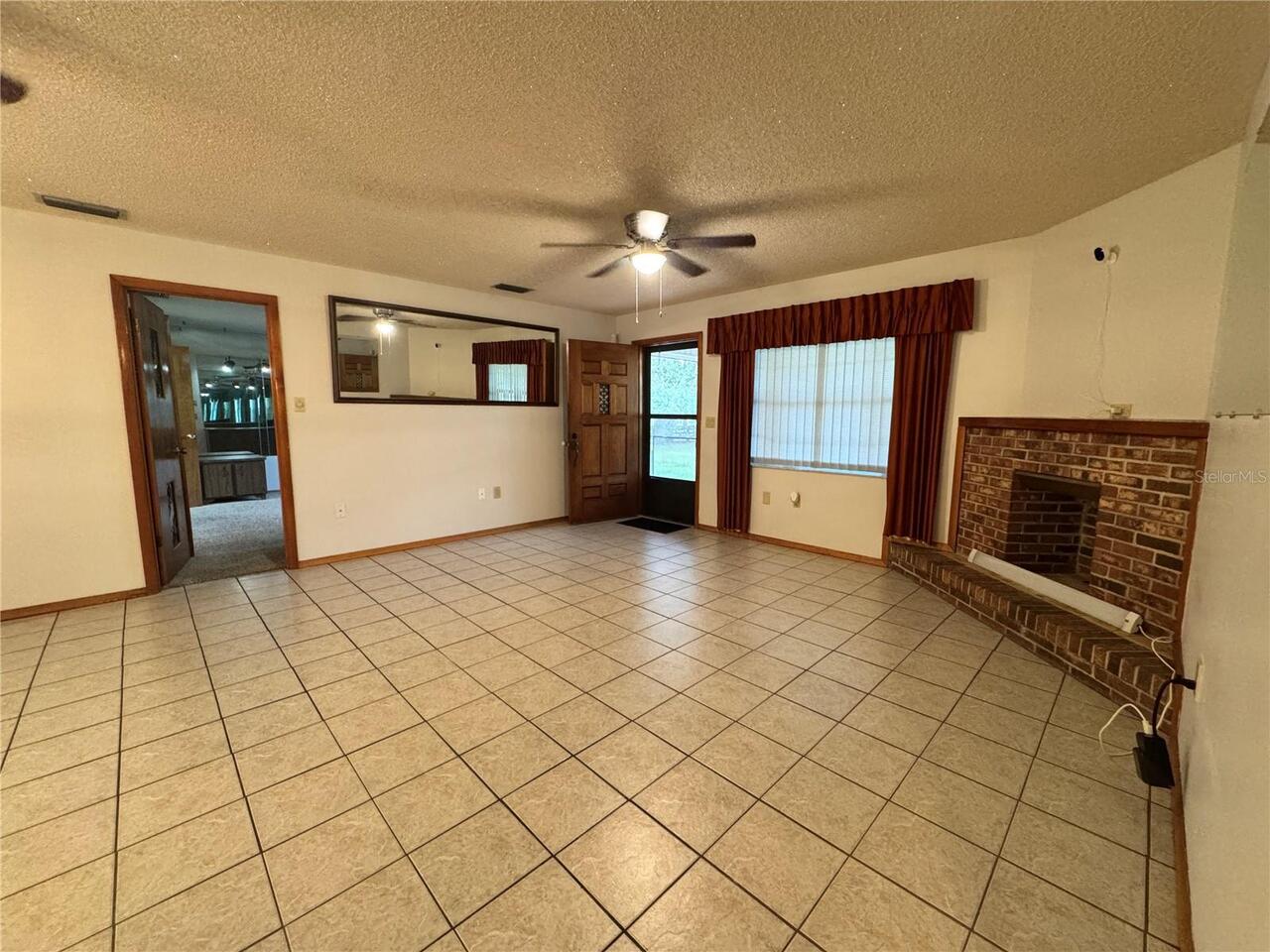 Listing Photo 11