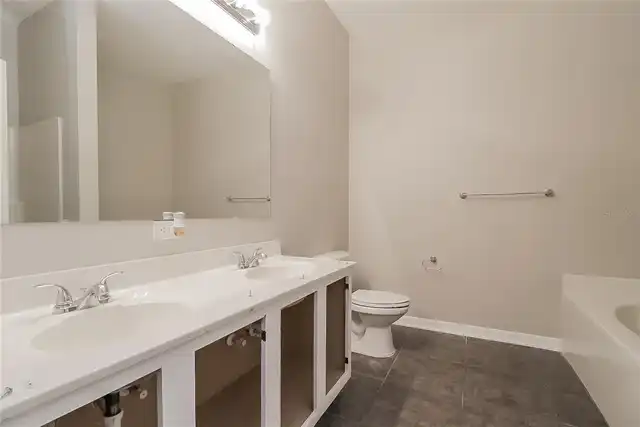 Listing Photo 14