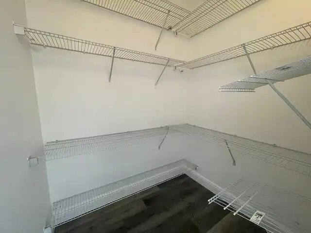 Listing Photo 9