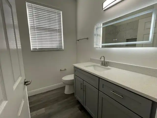 Listing Photo 12