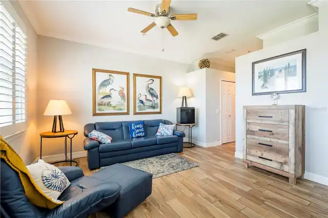 Listing Photo 9