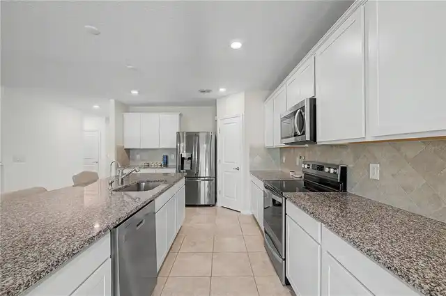 Listing Photo 8