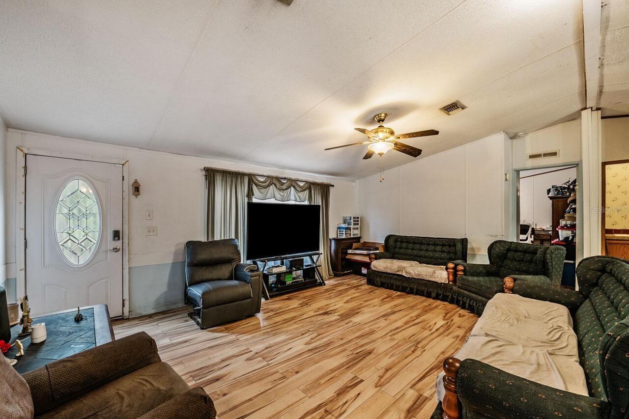 Listing Photo 6
