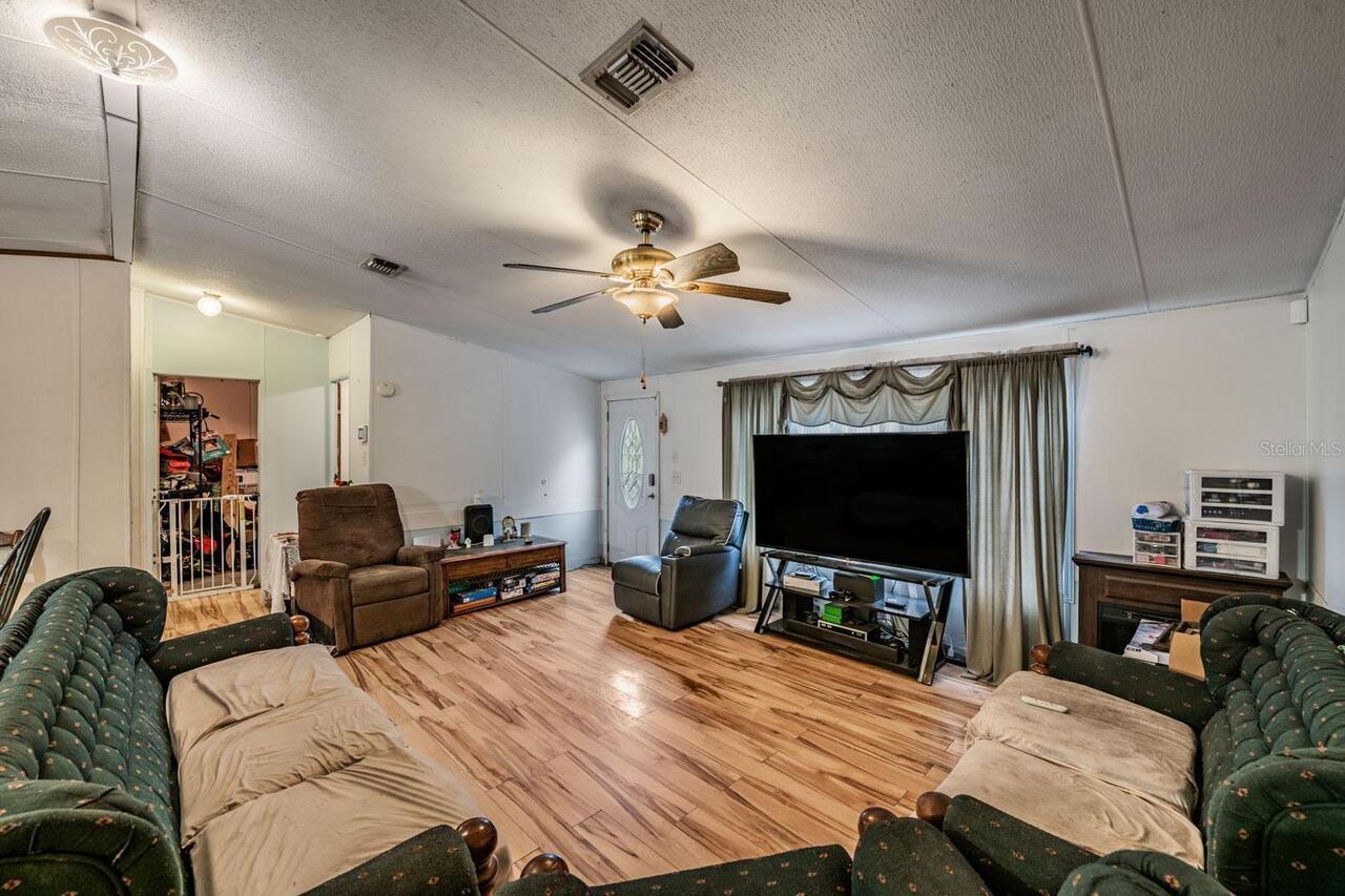 Listing Photo 8