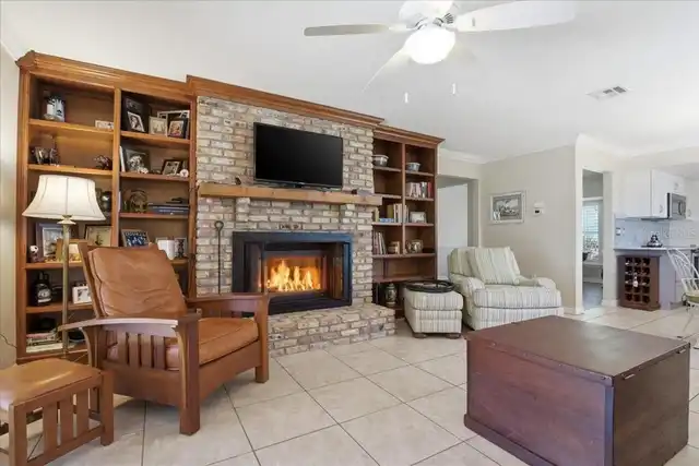 Listing Photo 9