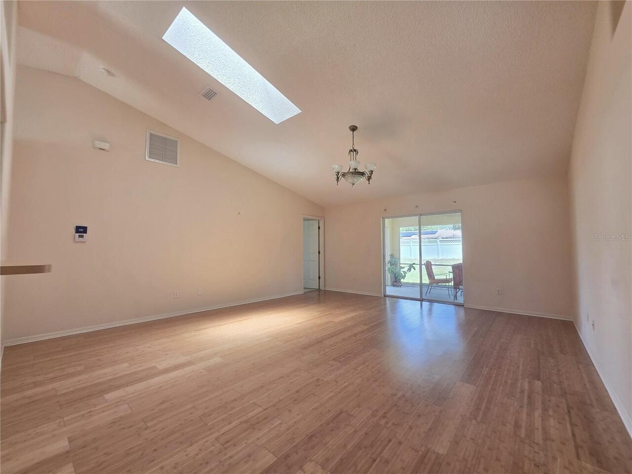 Listing Photo 7