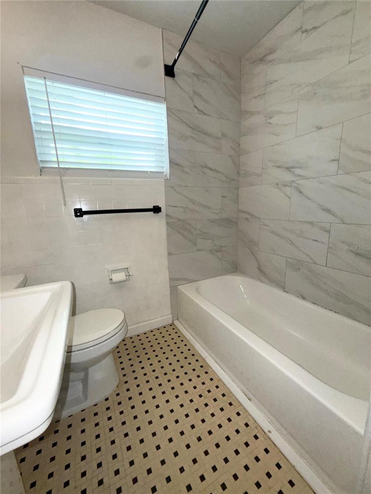 Listing Photo 16