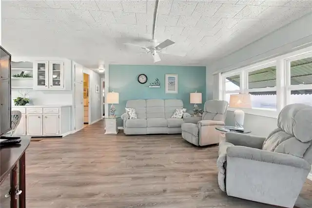 Listing Photo 15